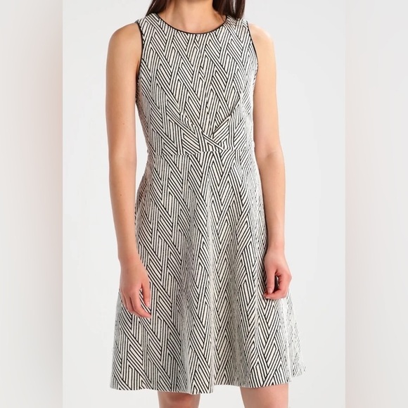 Elegant Black and White Geo Patterned Women’s Midi Dress with Side pockets - Picture 1 of 16